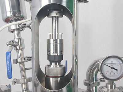 Reaktor Baja Tahan Karat Berjaket Lapisan Ganda 50L detail - Segel mekanis kombinasi grafit baja tahan karat, memiliki ketahanan aus, tahan suhu tinggi, penyegelan lebih baik