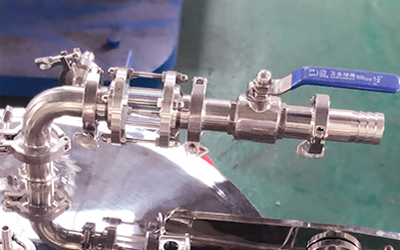 Ekstraktor Centrifuge Etanol Untuk Minyak Rami CBD detail - Port pengumpanan etanol dengan katup.