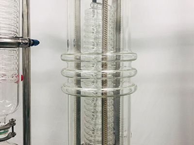 B Series Jalur Pendek Wiped Film Evaporator Distilasi Molekul detail - Scraper tegak lurus dengan evaporator utama, dan ketahanan ausnya 6 kali lipat dari scraper PTFE.