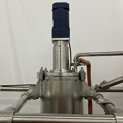 Distilasi Molekul Film Stainless Steel Dihapus detail - Segel magnetik, segel khusus vakum tinggi, vakum pamungkas dapat berada dalam 1Pa (Reaktor kaca konvensional menggunakan segel mekanis, yang tidak dapat mencapai vakum tertinggi).